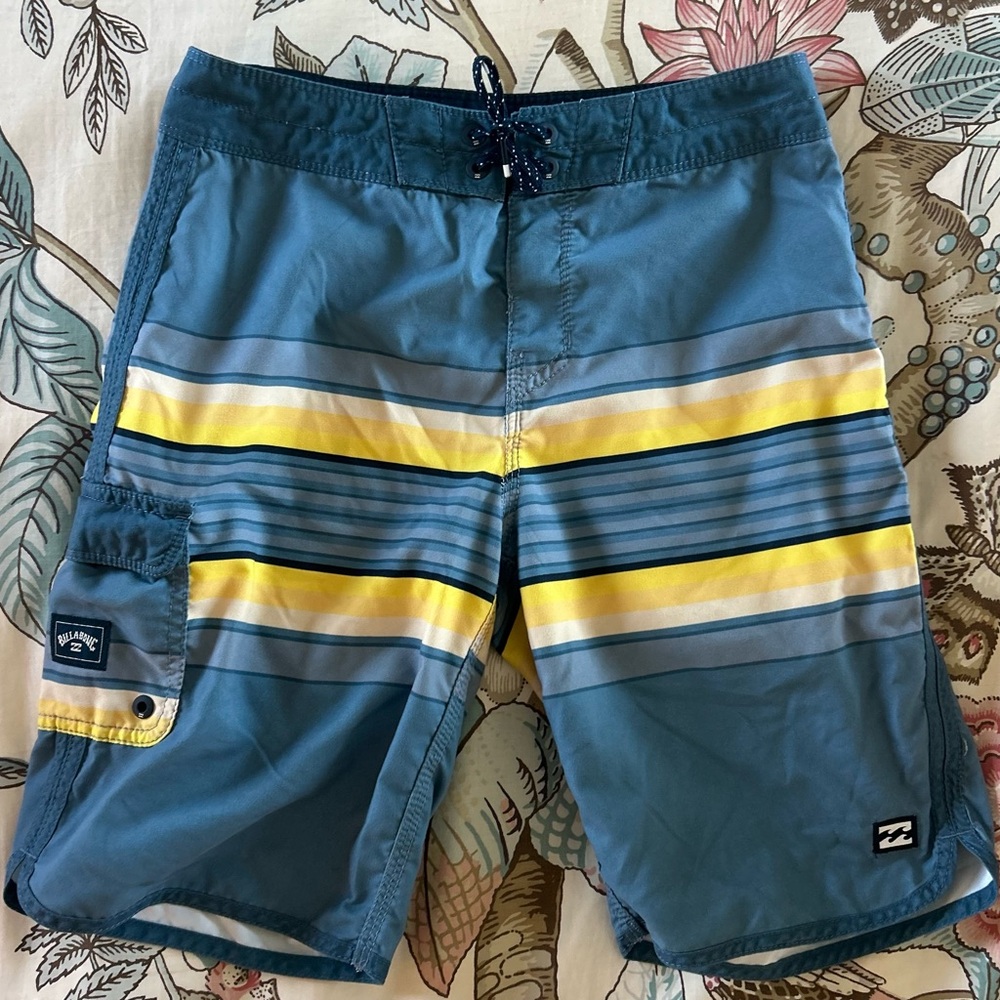 Billabong Men's Blue and Yellow Hybrid Shorts